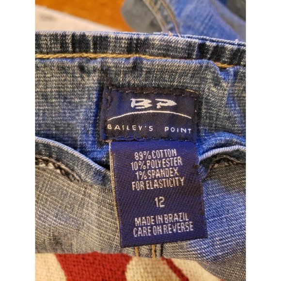 Y2K Low Rise Capris with No Back Pockets - Picture 5 of 5